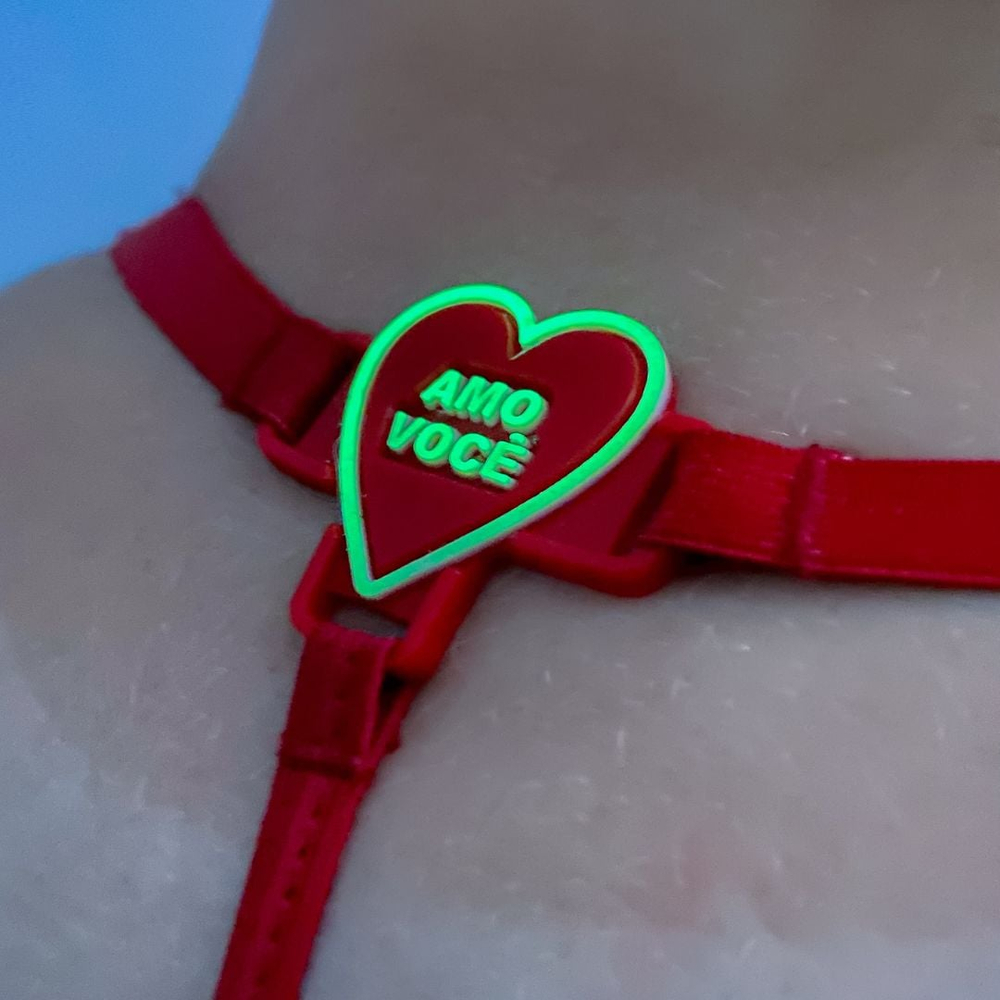 Calcinha Brilhinho Fio Dental Em Renda Com Frase Amo Você