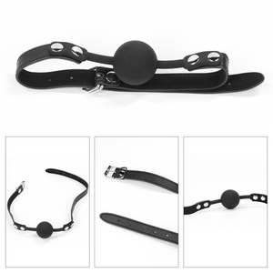 Kit Bondage Luxo 3 Peças Com Mordaça Algema E Chicote Lovetoy