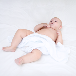 Fralda Papi Soft Branca Com Bainha 68cm X 68cm Caixa Contem 5 Un