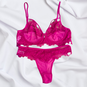 Conjunto sem Bojo com Aro Rendado Detalhes em Tule