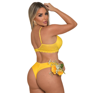 Conjunto com Bojo Confortável em Renda e Detalhe de Pingente