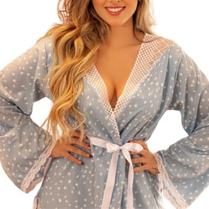 Robe em Cetim Manga Flare Estampado com Detalhes em Renda