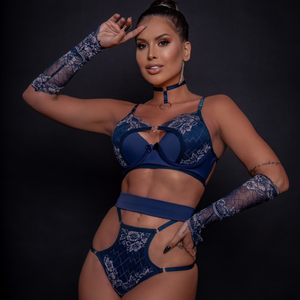 Conjunto com Bojo Sexy Blue Velvet em Renda com Luvas e Choker