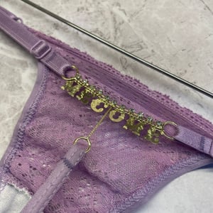 Calcinha Fio Dental Sexy em Renda Letras com Strass