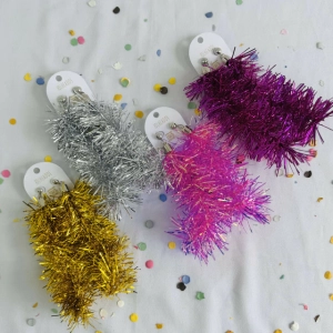 Brinco Pluma Fios Metalizados Bloquinho Carnaval