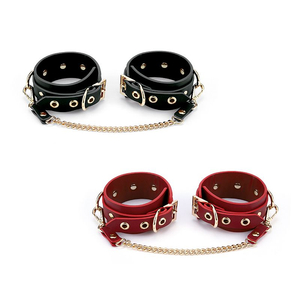 Tornozeleira Bracelete Luxo com Fivelas | Stoys - O detalhe premium que transforma qualquer look fetiche
