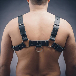 HARNESS EM COURO SINTÉTICO FORMATO H PRETO