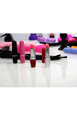 VIBRADOR EM FORMATO BATOM LIPSTICK VIBE