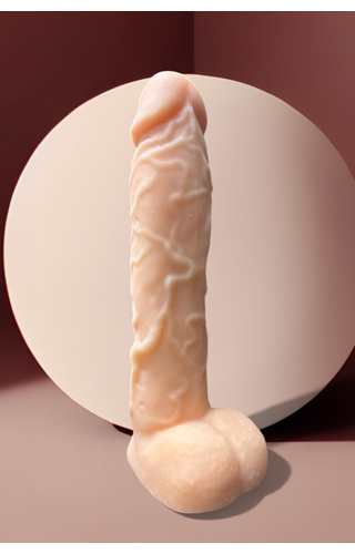 PÊNIS VIBRADOR EM CYBERSKIN 21 X 4,3CM LURE