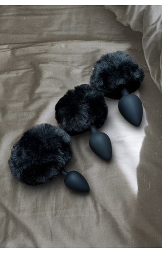 PLUG ANAL em SILICONE COM POMPOM 