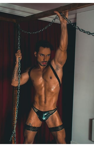Cueca em Vinil aberta atrás com harness elástico 
