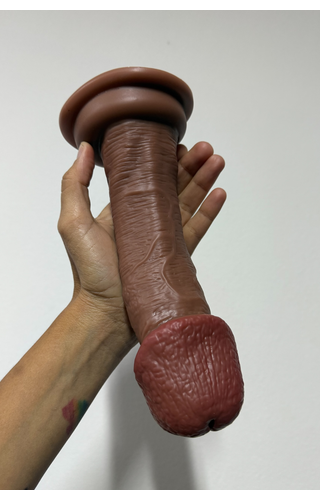 Pênis Grande e Grosso com Ventosa 22 x 5,5cm 