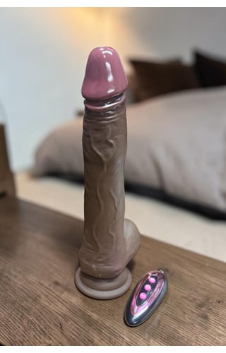 Pênis Imita Pele Vibra, Sobe E Desce Wireless 22 X 3,8Cm