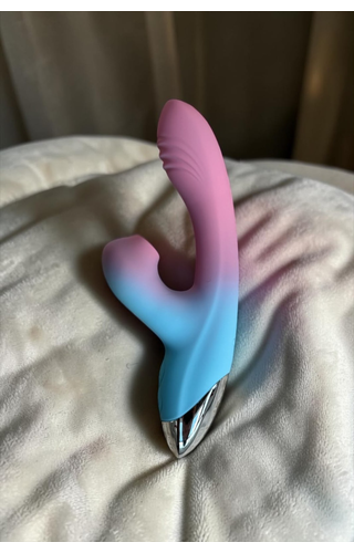 Vibrador Recarregável com sugador Mia