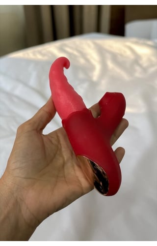 Vibrador Sugador com Movimento de Língua Tong