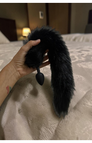 Plug Anal em Silicone Com Rabo De Raposa Preto P