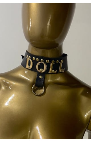 Gargantilha Doll com Algemas em Couro