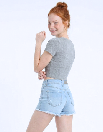 Shorts jeans barra desfiada