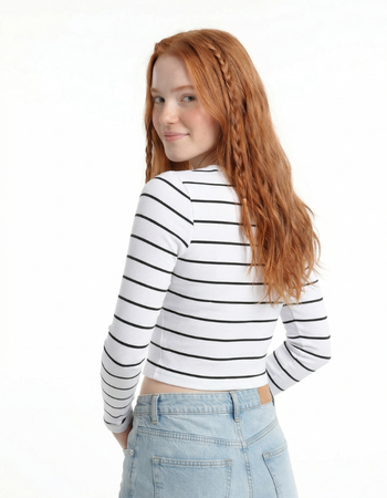 Blusinha Decote V  M/L