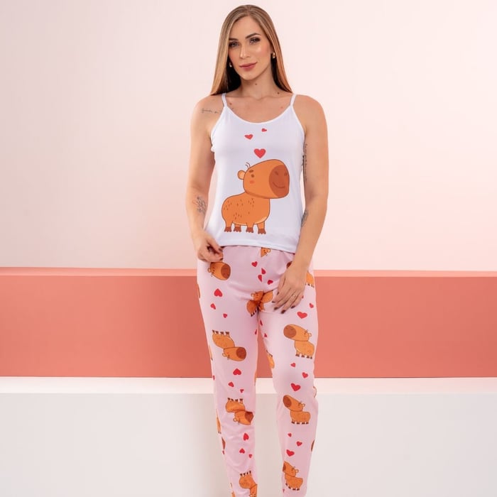 Pijama Feminino Calça E Blusa De Alça Capivara Amável
