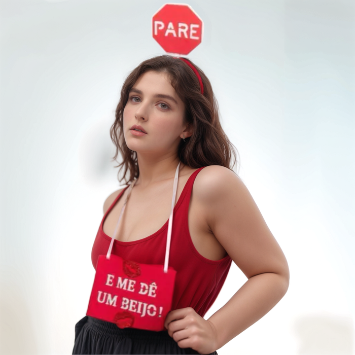 Kit Carnaval Pare e Me dê um Beijo Plaquinha e Tiara