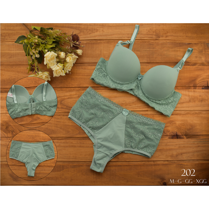 CONJUNTO REFORÇADO COM BOJO E DETALHES EM RENDA