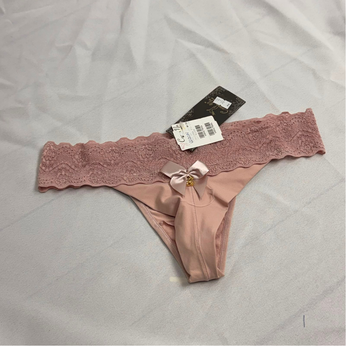 FIO MICROFIBRA - RENDA COM LAÇO E BIJOUTERIA - BLUSH - TAM GG