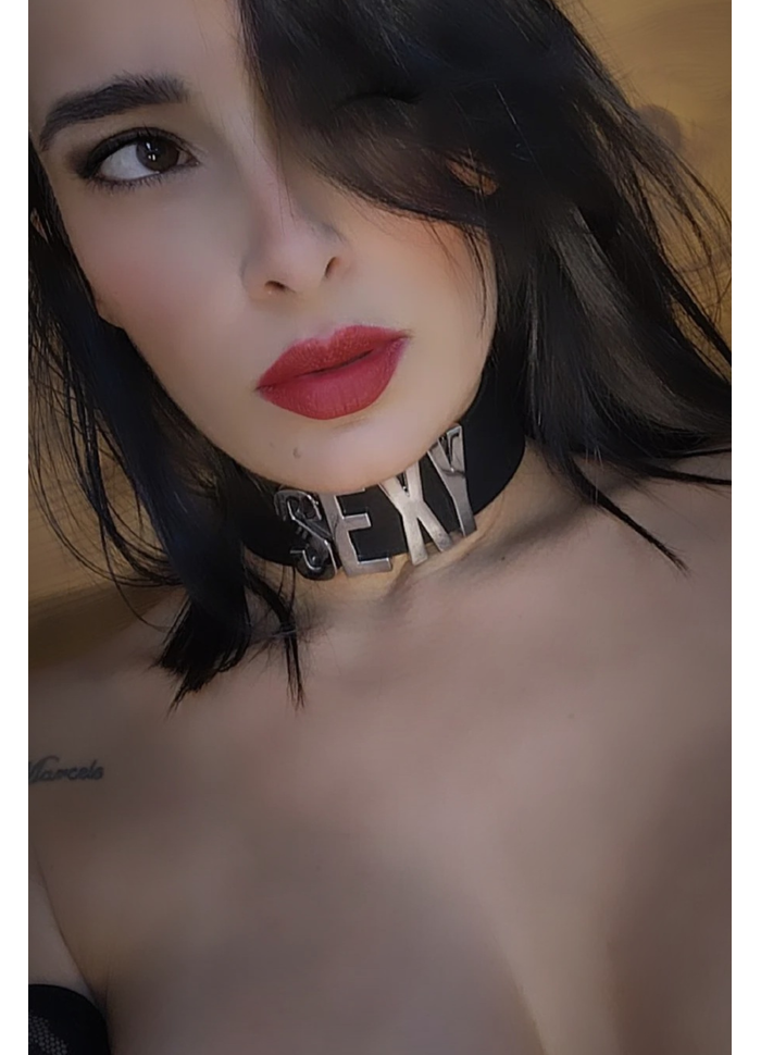 Coleira com letras grandes Sexy