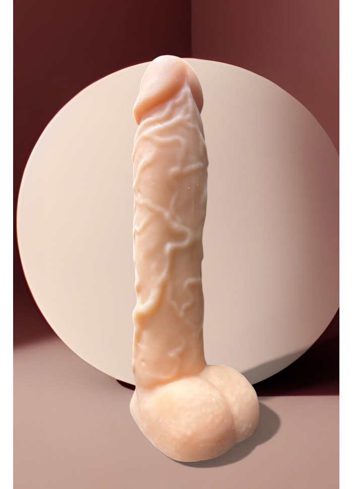 PÊNIS VIBRADOR EM CYBERSKIN 21 X 4,3CM LURE