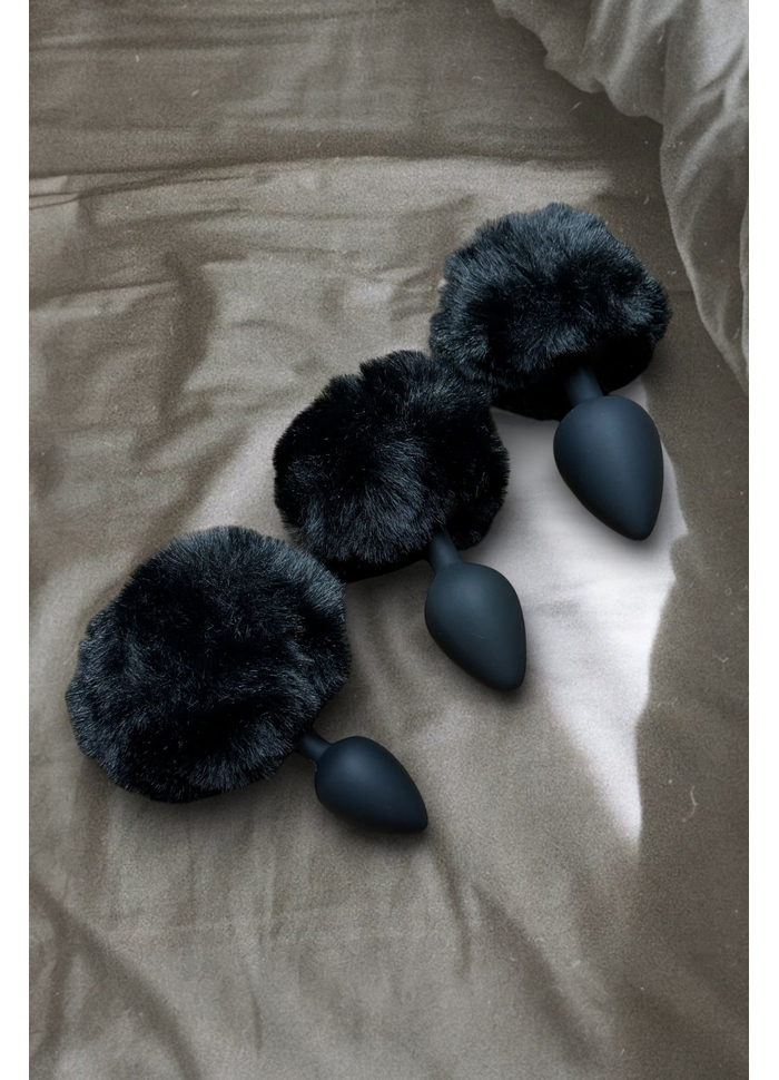 PLUG ANAL em SILICONE COM POMPOM 